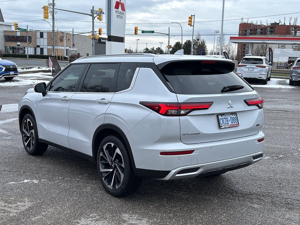 2024  Outlander SEL S-AWC...GROUNDED DEMO! ONLY 9,444 KMS! SAVE $! in Whitby, Ontario - 5 - w1024h768px