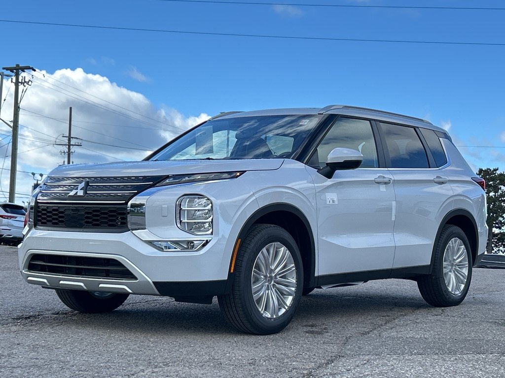 2024  Outlander LE S-AWC...In Stock and Ready to Go! Buy Today! in Whitby, Ontario - 4 - w1024h768px