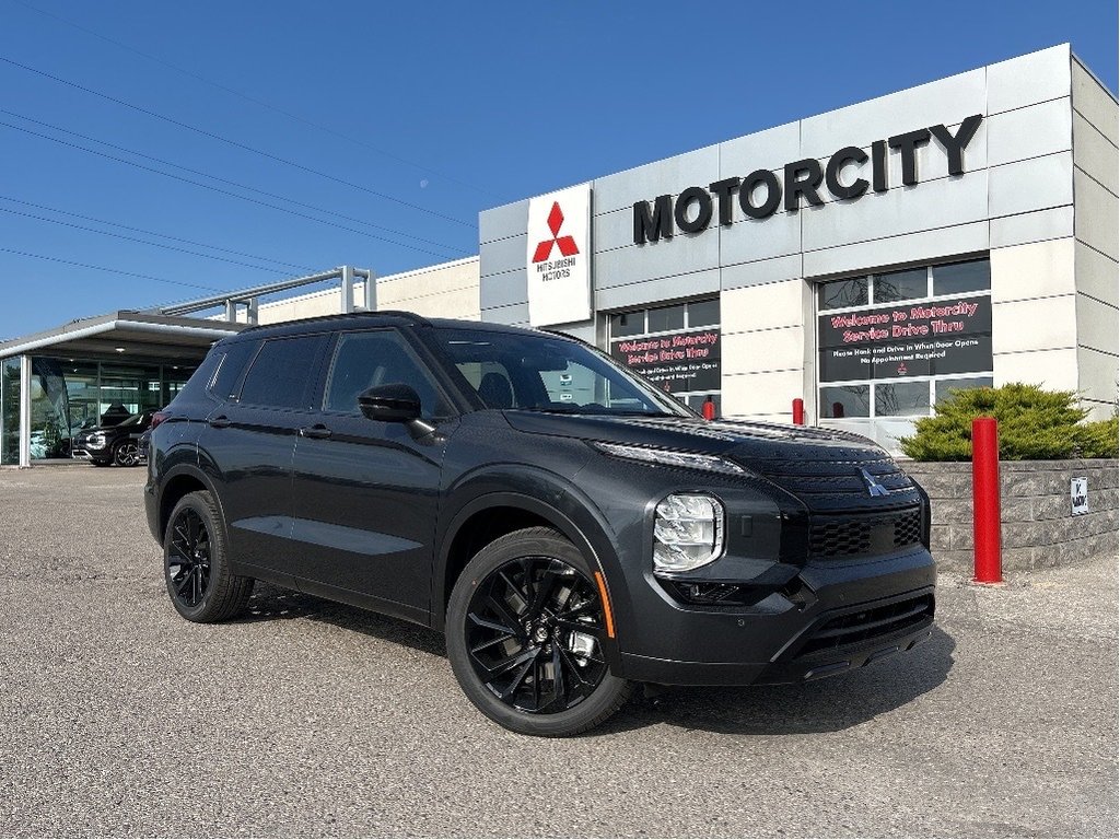 2024  Outlander GT NOIR S-AWC...In Stock and Ready to Go...Buy Now in Whitby, Ontario - 1 - w1024h768px