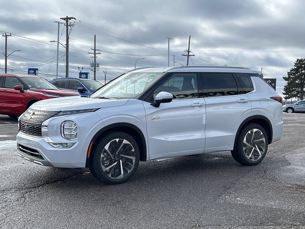 2024  Outlander GT-P.. Free Winter Tires in Whitby, Ontario - 4 - w1024h768px