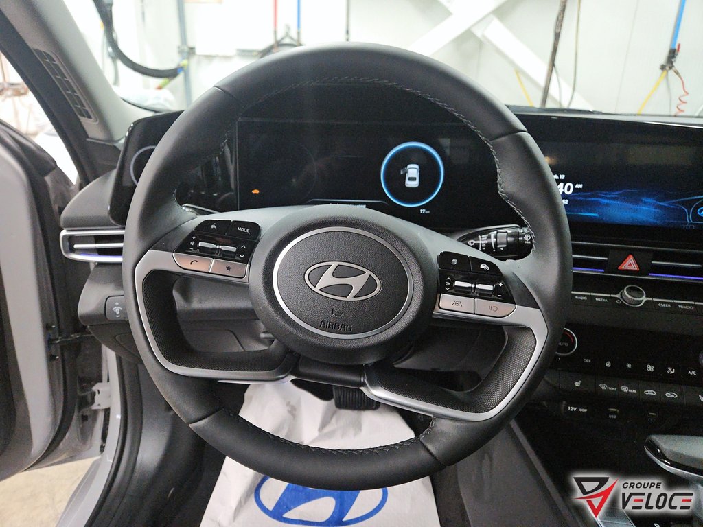 Hyundai Elantra Preferred IVT w-Tech Pkg 2026 à Rivière-du-Loup, Québec - 11 - w1024h768px