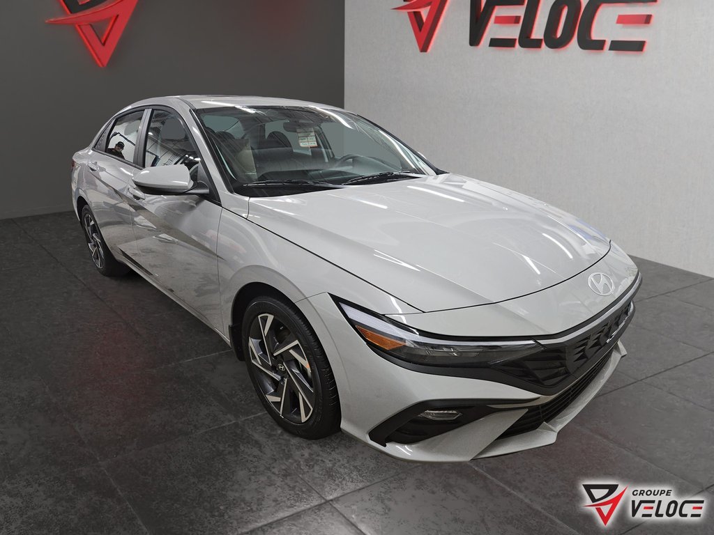 Hyundai Elantra Preferred IVT w-Tech Pkg 2026 à Rivière-du-Loup, Québec - 3 - w1024h768px