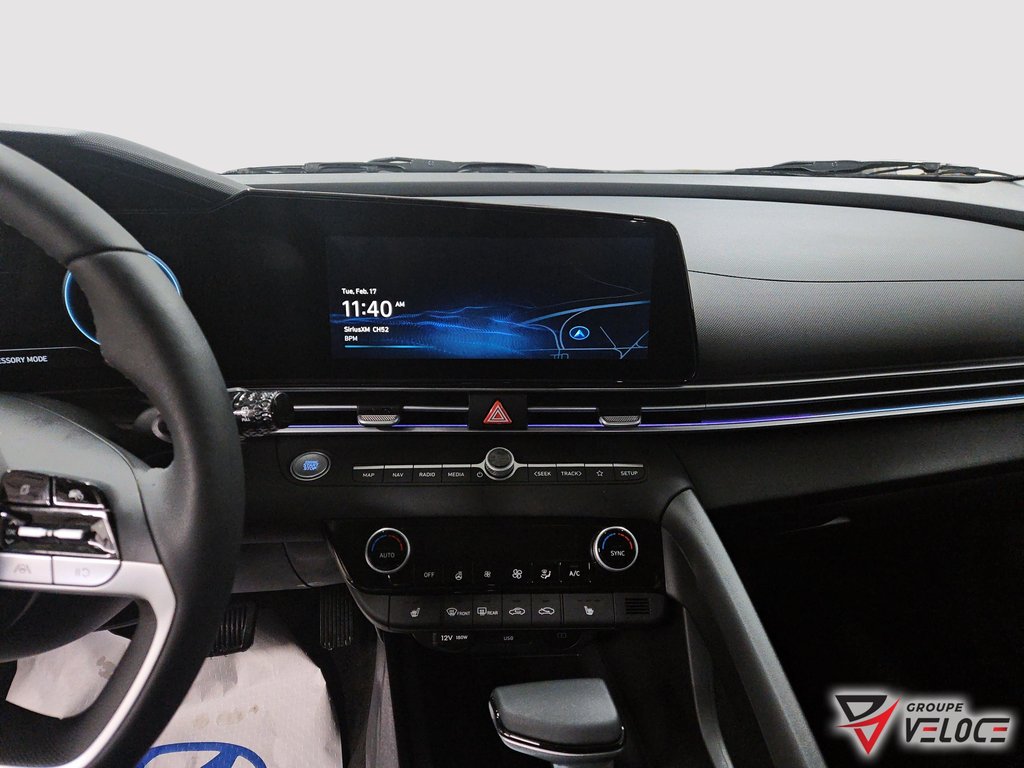 Hyundai Elantra Preferred IVT w-Tech Pkg 2026 à Rivière-du-Loup, Québec - 12 - w1024h768px