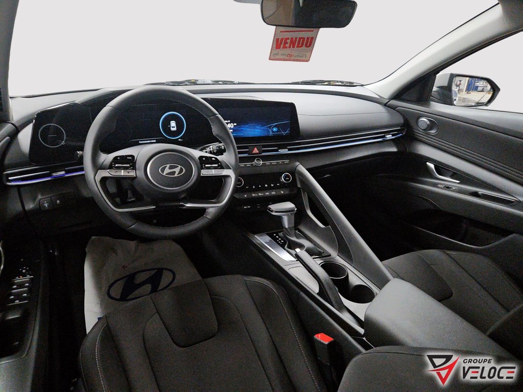 Hyundai Elantra Preferred IVT w-Tech Pkg 2026 à Rivière-du-Loup, Québec - 9 - w1024h768px