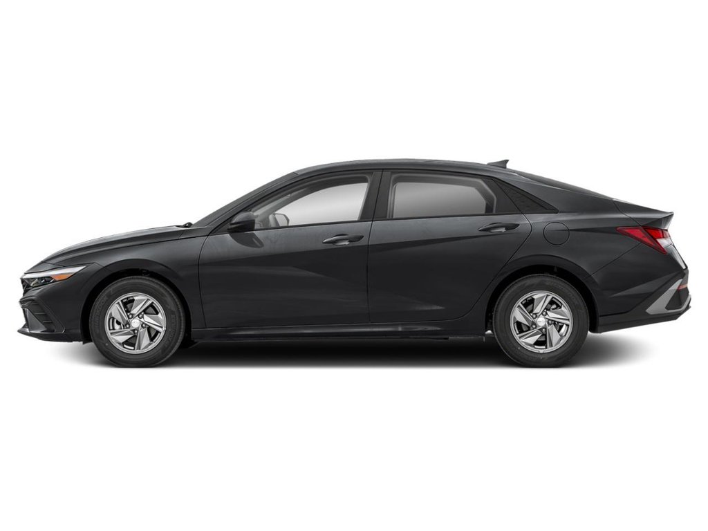 Hyundai Elantra Essential IVT 2026 à Rivière-du-Loup, Québec - 3 - w1024h768px