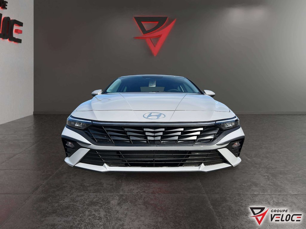 Hyundai ELANTRA Preferred IVT 2026 à Rivière-du-Loup, Québec - 2 - w1024h768px