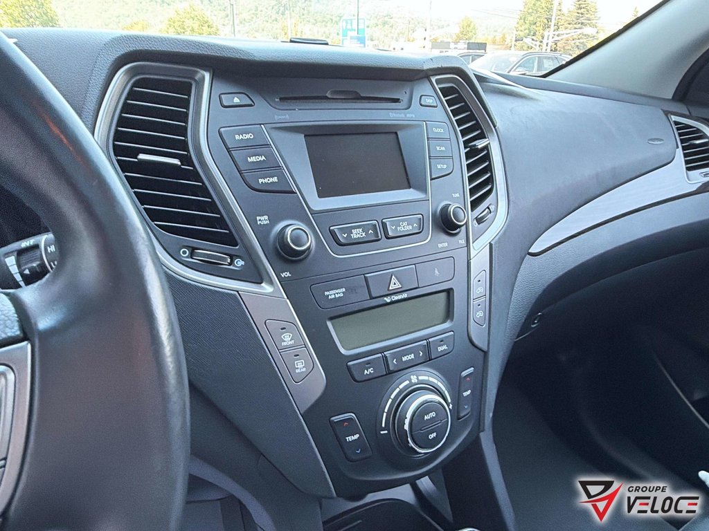 2016 Hyundai SANTA FE SE in Riviere-du-Loup, Quebec - 17 - w1024h768px