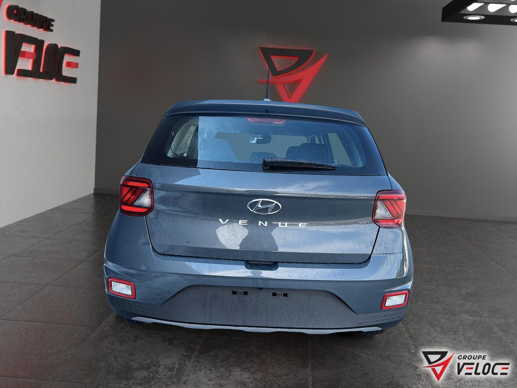 Hyundai Venue Essential IVT 2026 à Rivière-du-Loup, Québec - 6 - w1024h768px