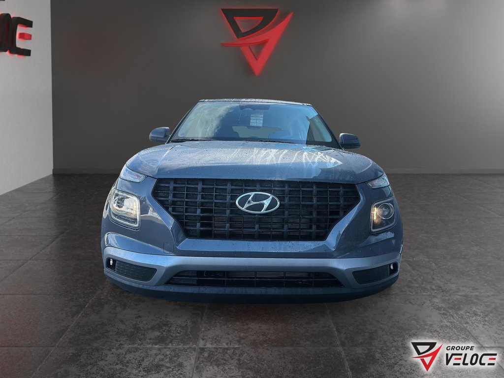 Hyundai Venue Essential IVT 2026 à Rivière-du-Loup, Québec - 2 - w1024h768px