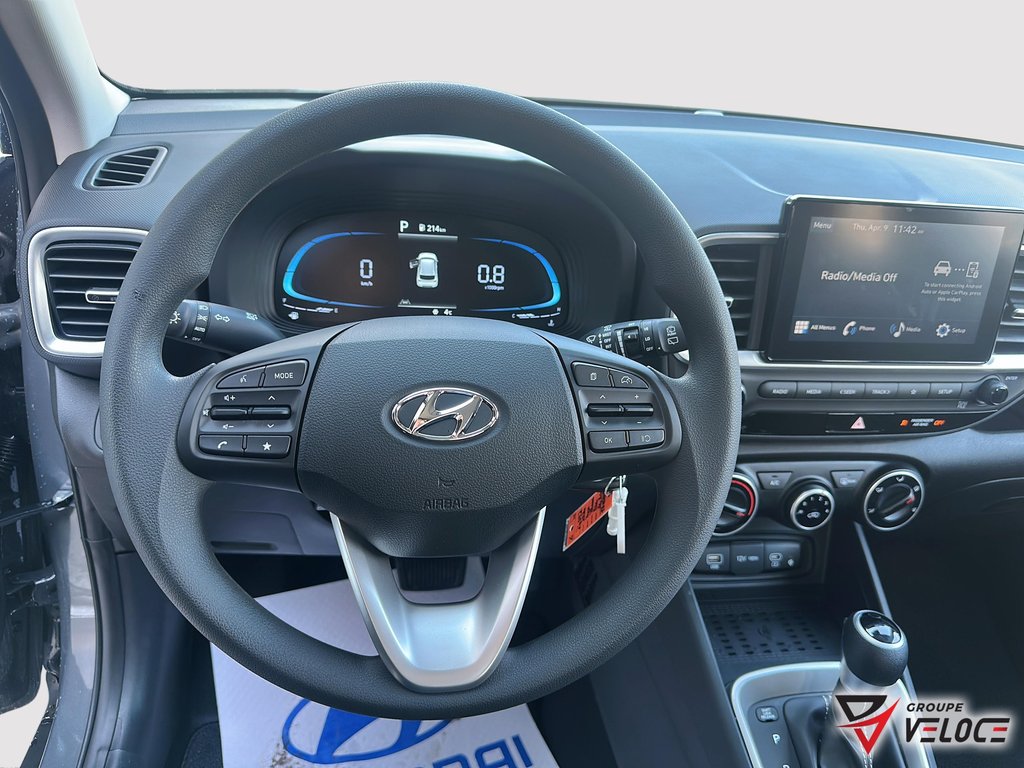 Hyundai Venue Essential IVT 2026 à Rivière-du-Loup, Québec - 14 - w1024h768px