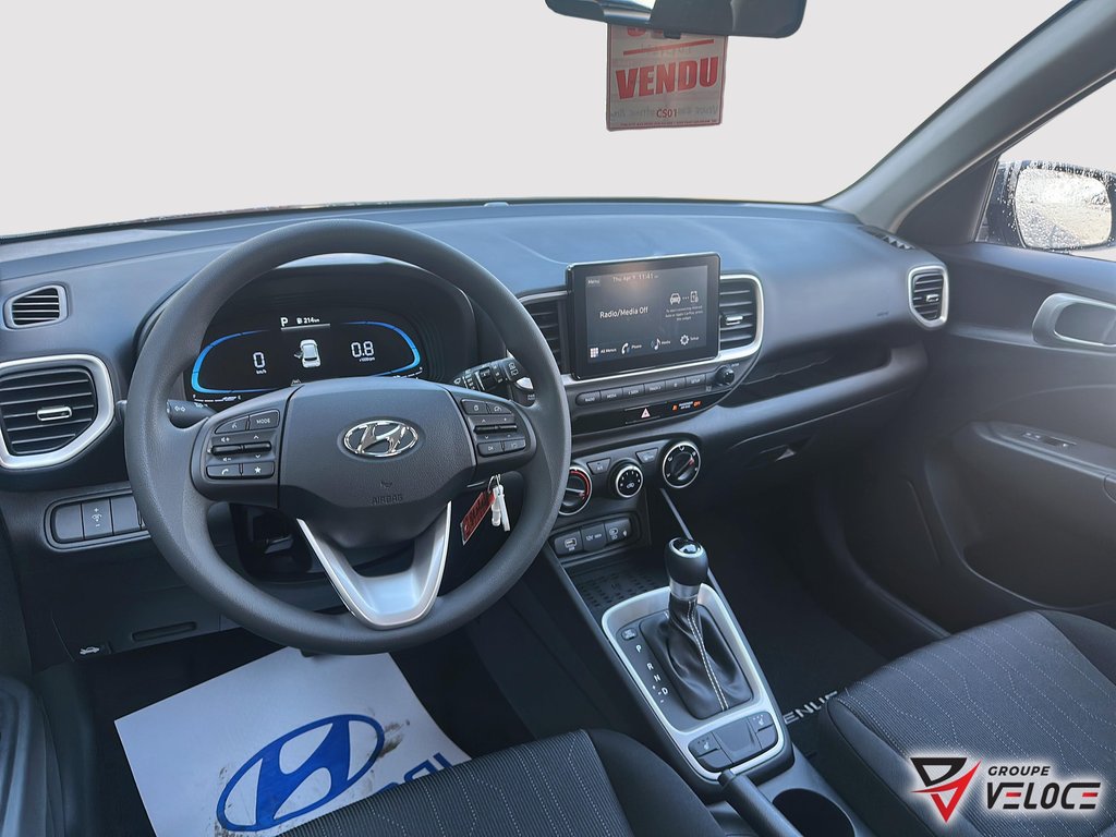 Hyundai Venue Essential IVT 2026 à Rivière-du-Loup, Québec - 10 - w1024h768px