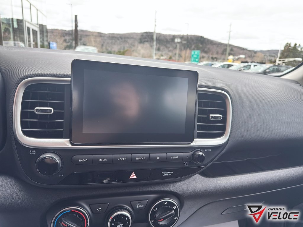 2026 Hyundai Venue Essential IVT in Riviere-du-Loup, Quebec - 11 - w1024h768px