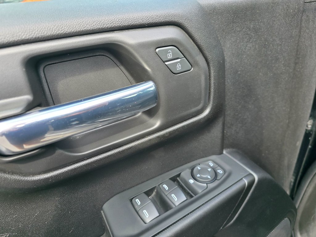 2023 Chevrolet Silverado 1500 Custom 4X4 CREW SEULEMENT 054994 KM in St-Jean-Sur-Richelieu, Quebec - 17 - w1024h768px