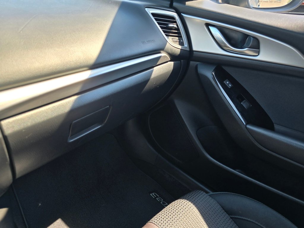 Mazda 3 GS SIEGES ET VOLANT CHAUFFANTS 2017 à St-Jean-Sur-Richelieu, Québec - 23 - w1024h768px
