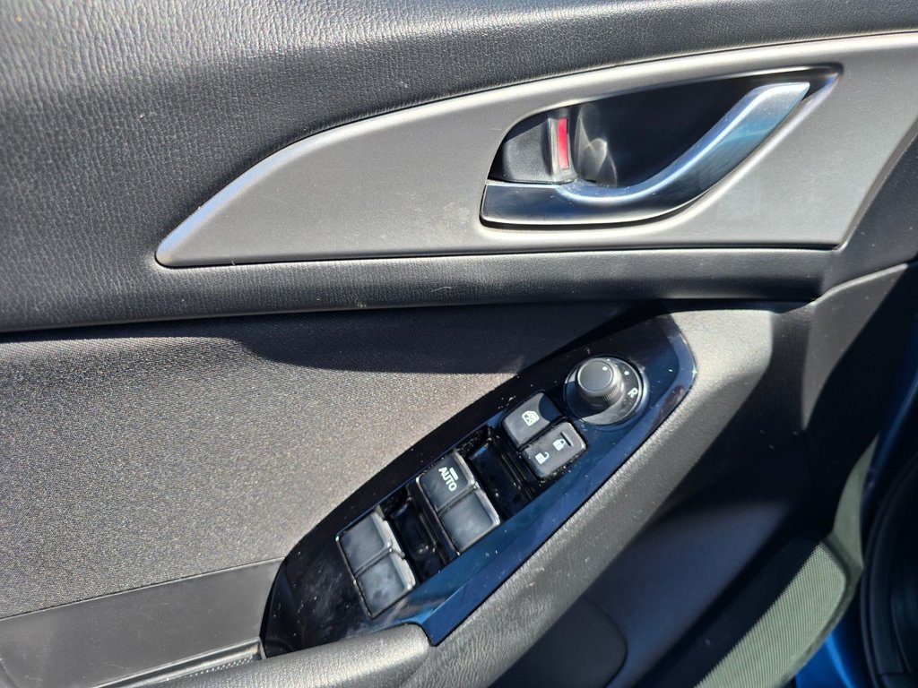 Mazda 3 GS SIEGES ET VOLANT CHAUFFANTS 2017 à St-Jean-Sur-Richelieu, Québec - 16 - w1024h768px
