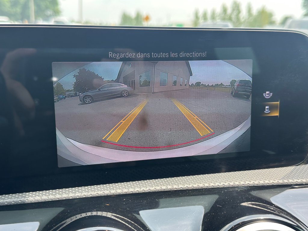 Mercedes-Benz A-Class AMG A 35 4MATIC HATCHBACK NIGHT pckg 2022 à St-Jean-Sur-Richelieu, Québec - 15 - w1024h768px