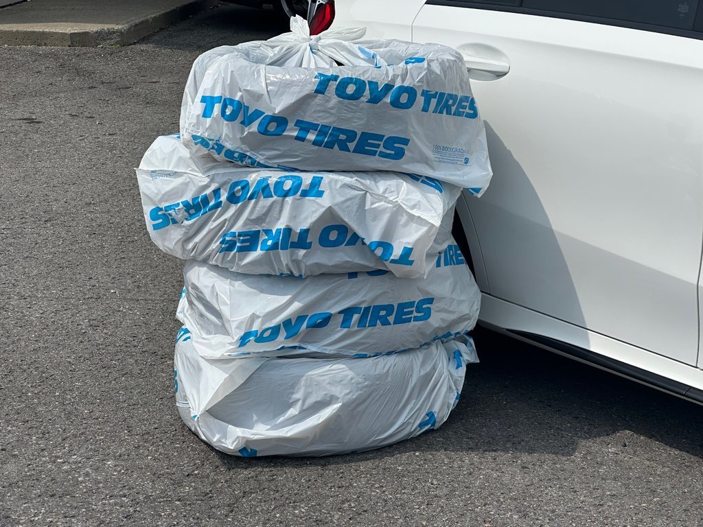 Mercedes-Benz A-Class AMG A 35 4MATIC HATCHBACK NIGHT pckg 2022 à St-Jean-Sur-Richelieu, Québec - 27 - w1024h768px