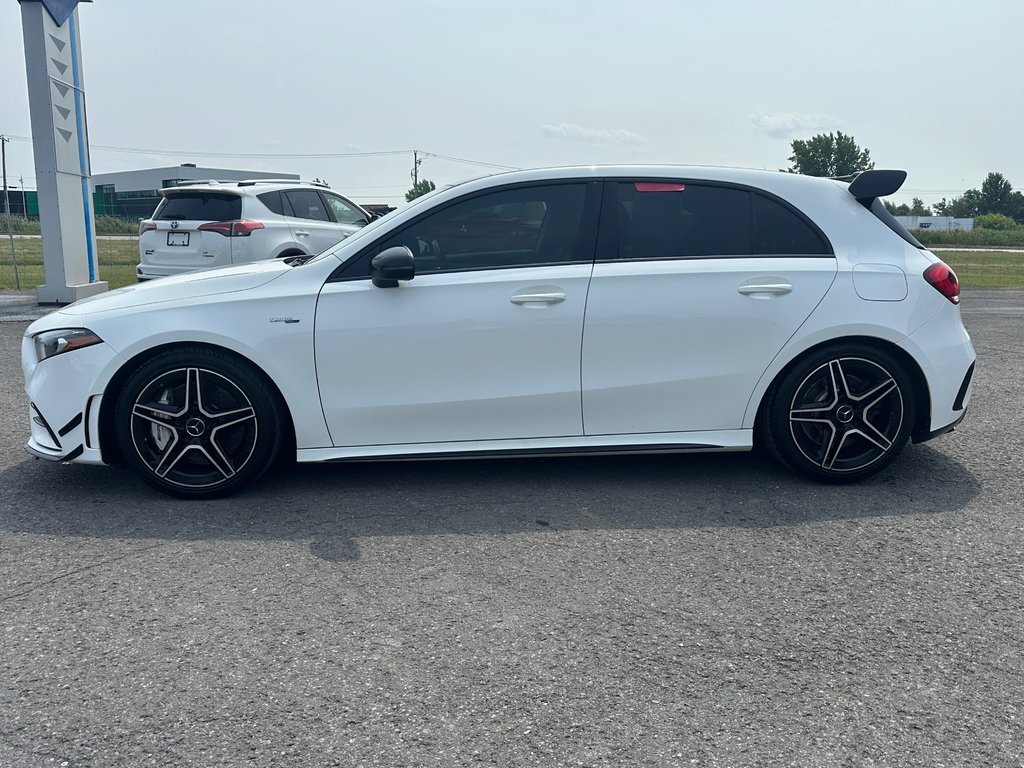 Mercedes-Benz A-Class AMG A 35 4MATIC HATCHBACK NIGHT pckg 2022 à St-Jean-Sur-Richelieu, Québec - 7 - w1024h768px