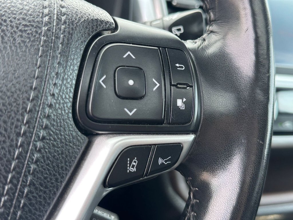 2018 Toyota Highlander XLE AWD 7 passagers CUIR TOIT in St-Jean-Sur-Richelieu, Quebec - 16 - w1024h768px