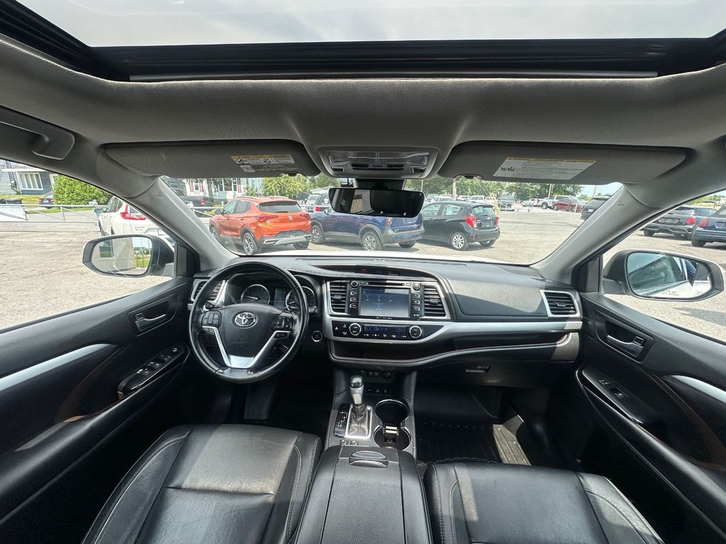2018 Toyota Highlander XLE AWD 7 passagers CUIR TOIT in St-Jean-Sur-Richelieu, Quebec - 11 - w1024h768px