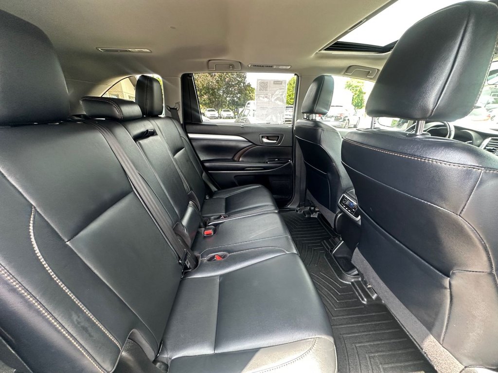2018 Toyota Highlander XLE AWD 7 passagers CUIR TOIT in St-Jean-Sur-Richelieu, Quebec - 14 - w1024h768px