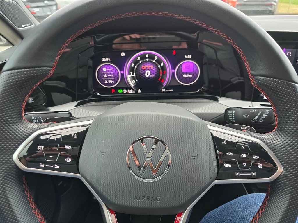 Volkswagen Golf GTI 40th Anniversary NAVIGATION CRUISE ADAPTATIF 2023 à St-Jean-Sur-Richelieu, Québec - 20 - w1024h768px