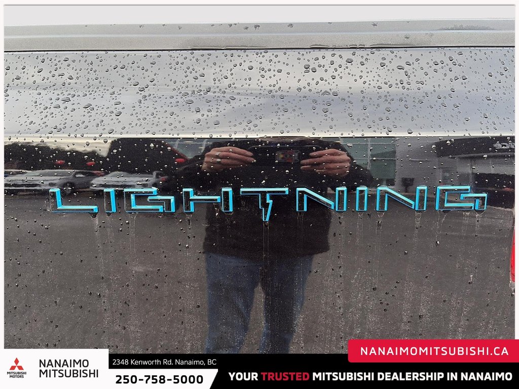 2023 Ford F-150 Lightning Platinum-6