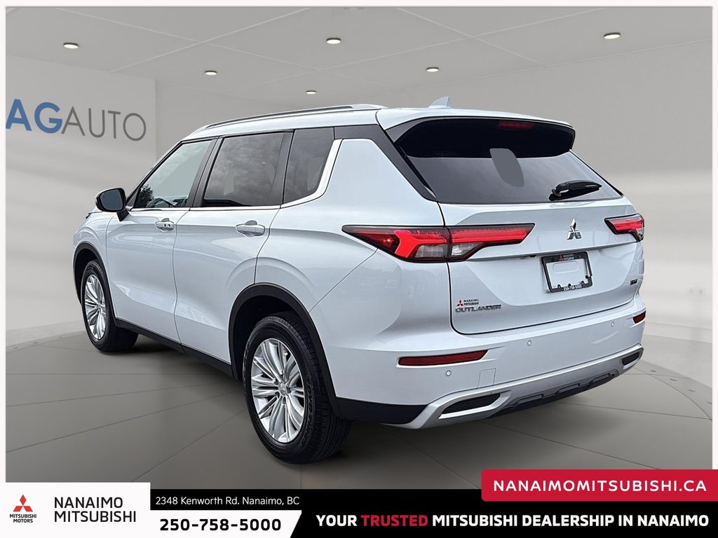 2022 Mitsubishi Outlander SE-4