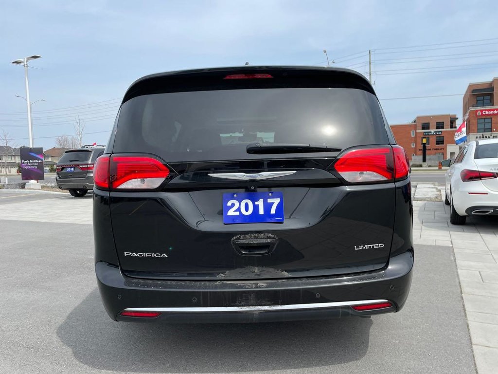 2017 Chrysler Pacifica Limited in Oshawa, Ontario - 7 - w1024h768px