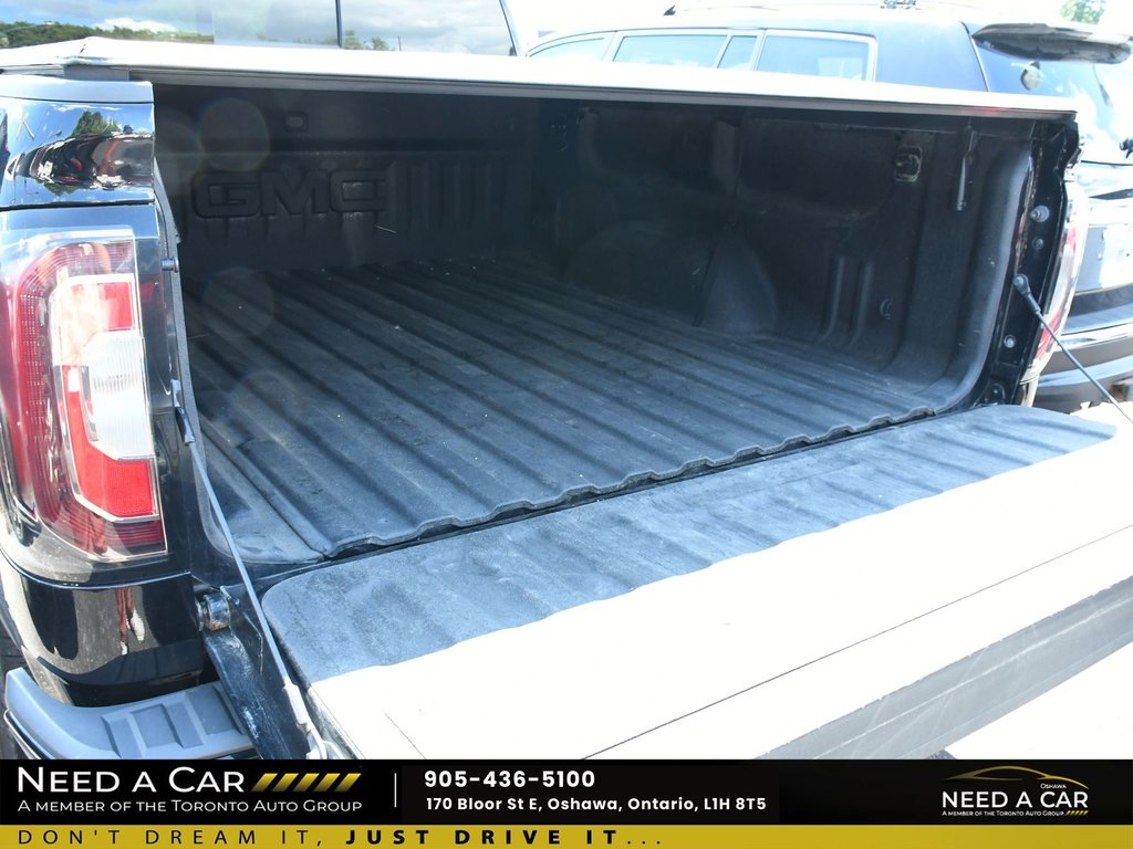 2017 GMC Sierra 1500 SLT in Oshawa, Ontario - 9 - w1024h768px