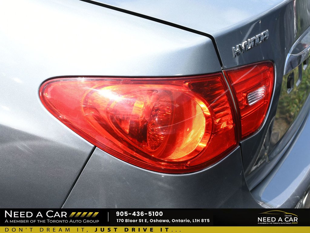 2010 Hyundai Elantra GL in Oshawa, Ontario - 4 - w1024h768px