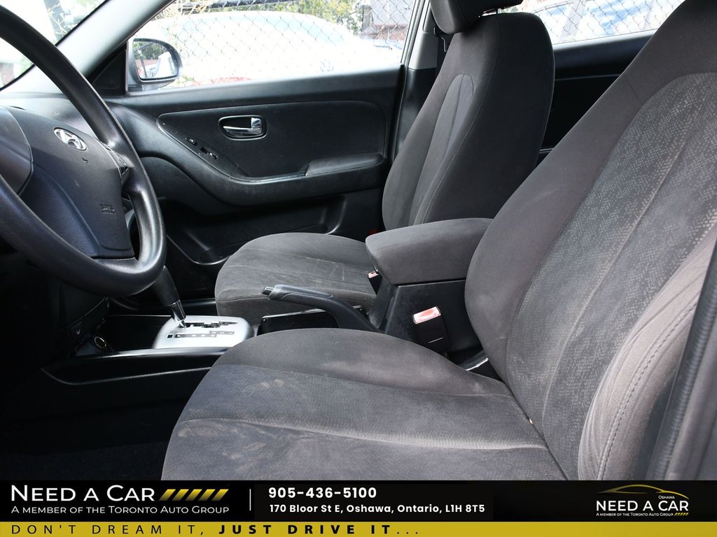 2010 Hyundai Elantra GL in Oshawa, Ontario - 10 - w1024h768px