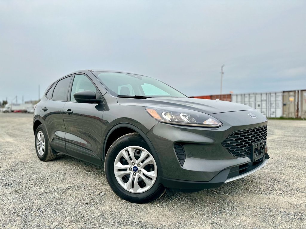 2020 Ford Escape S in Thunder Bay, Ontario - 9 - w1024h768px