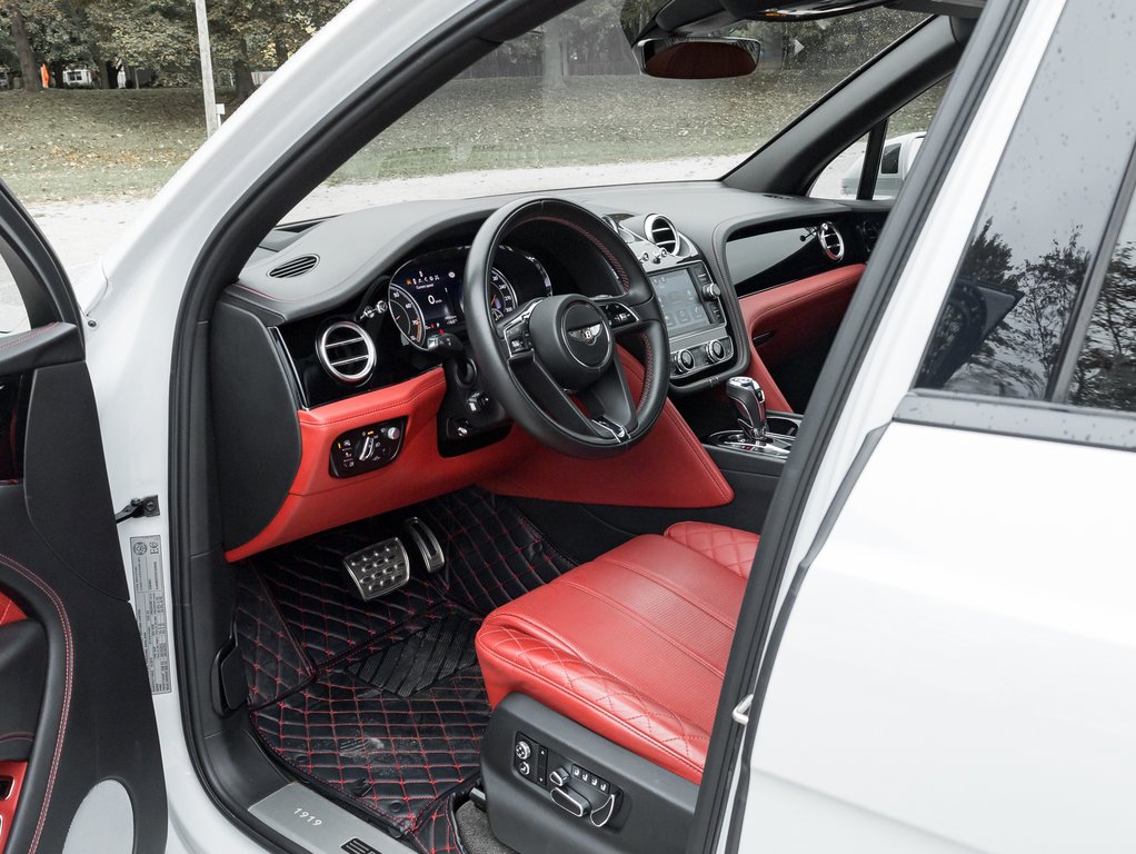 Bentley Bentayga V8 AWD  TRADE IN  ULTRA LUXURY SUV  LOW KM 2019-7