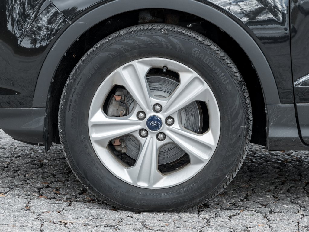 2013 Ford Escape 4WD 4dr SE /  SAFETY CERTIFIED / ACCIDENT FREE-4