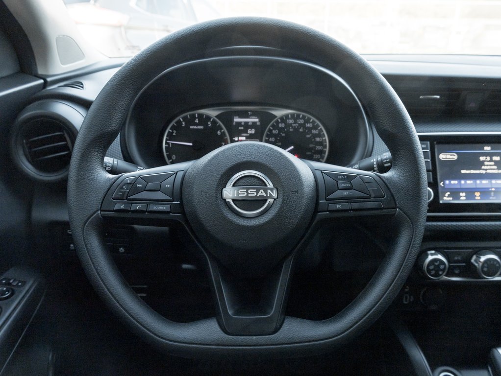 2025 Nissan Kicks Play S FWD/ SAFETY CERTIFIED/ ONE OWNER / ACCIDENT FREE-6