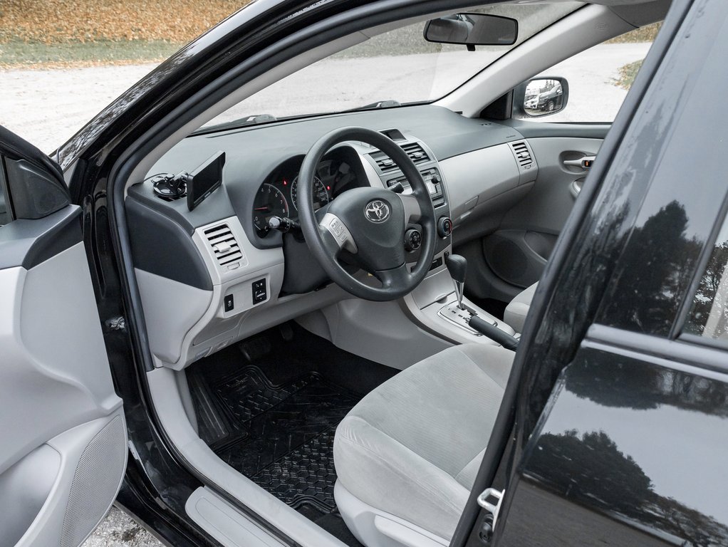 2012 Toyota Corolla 4dr Sdn Auto LE  AS IS  AS TRADED-6