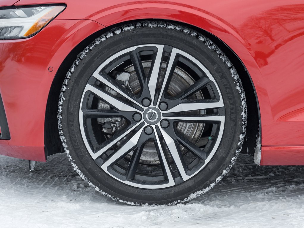 2019 Volvo S60 T6 AWD R-Design  LOW MILEAGE  TRADE IN  B& WILKINS-3