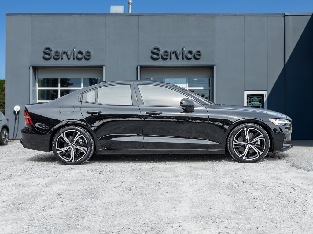 Volvo S60 B5 AWD Plus Dark Theme  CPO  19 ALLOY WHEEL 2024-4