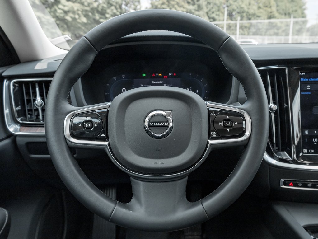 2024 Volvo S60 B5 AWD Plus Dark Theme  19ALLOY WHEEL  CPO-7