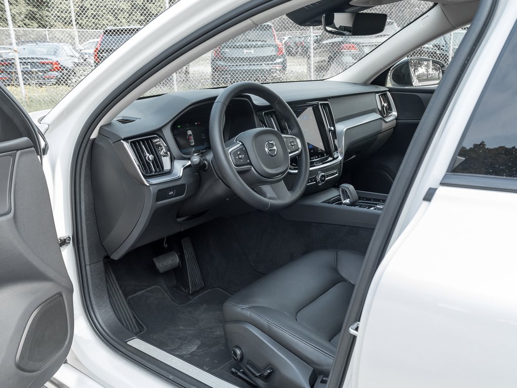 2024 Volvo S60 B5 AWD Core Dark Theme  18 ALLOY WHEEL  VOLVO CPO-6