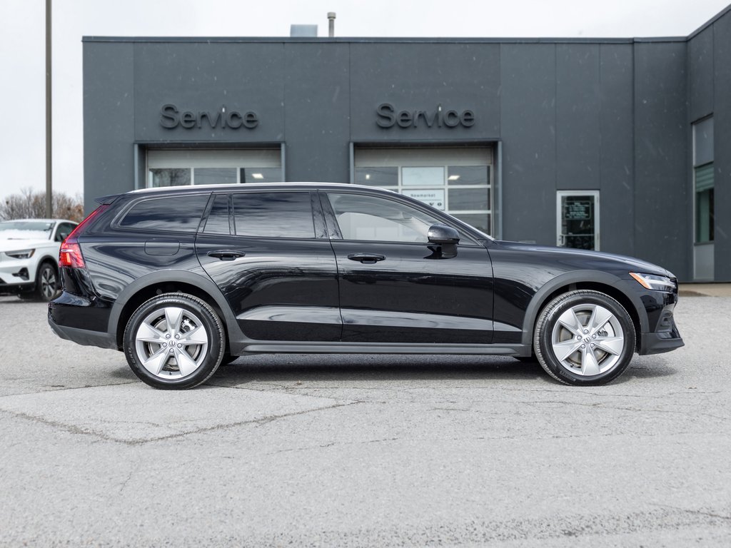 2025 Volvo V60 Cross Country B5 AWD Core  STATION WAGON  VOLVO CPO-4