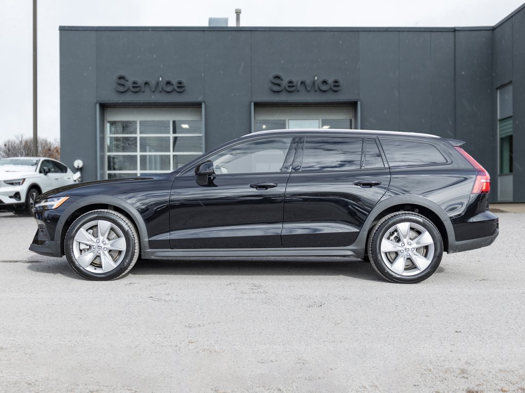 2025 Volvo V60 Cross Country B5 AWD Core  STATION WAGON  VOLVO CPO-2