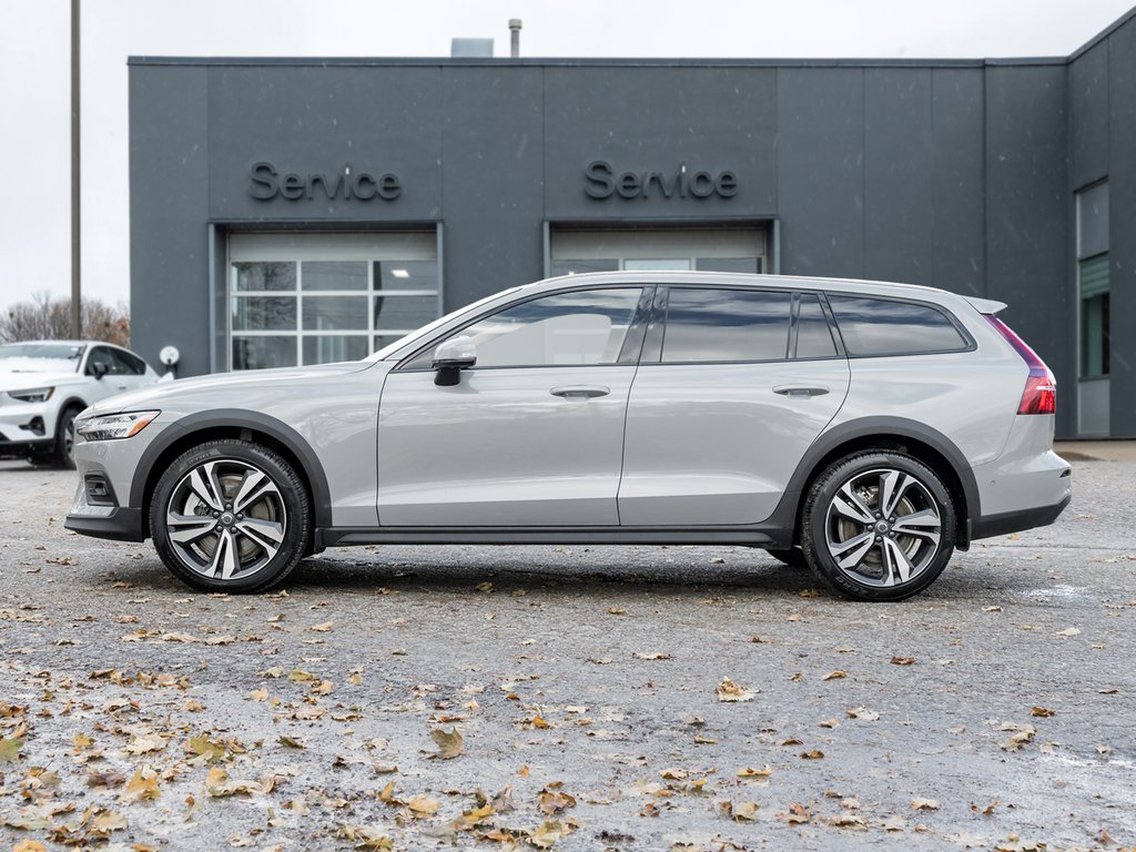 2025 Volvo V60 Cross Country B5 AWD Plus  19 ALLOY WHEELS  STATION WAGON-2