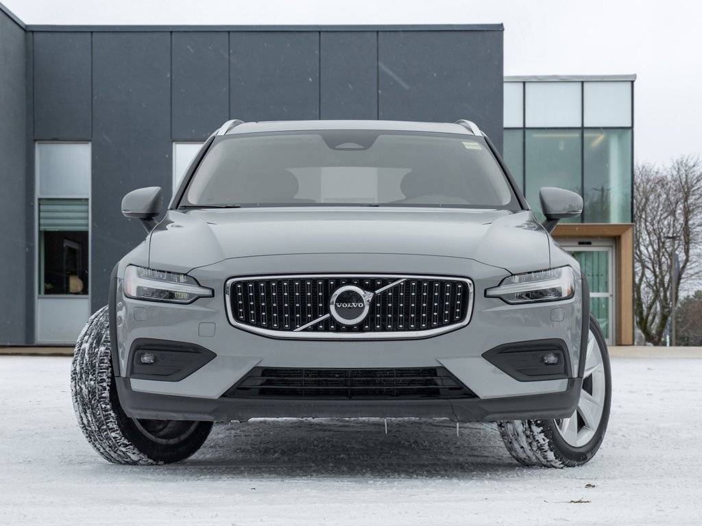 2025 Volvo V60 Cross Country B5 AWD Core  NEARLY NEW  STATION WAGON  VOLVO CPO-1