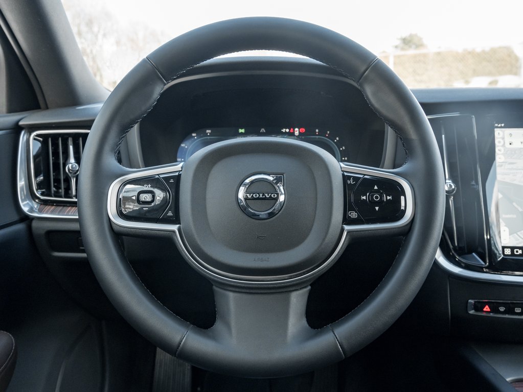 Volvo V60 Cross Country B5 AWD Plus  CPO RATE fr 3.49%*  STATION WAGON 2025-7