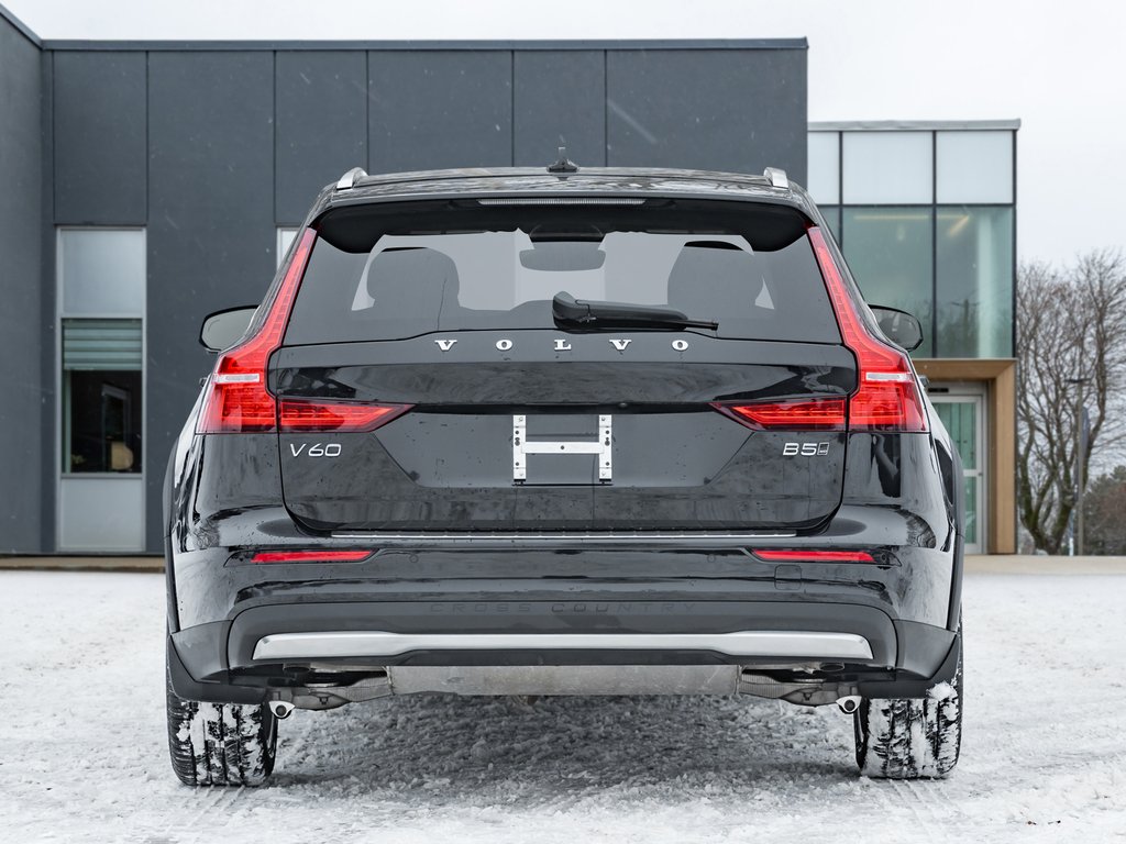 Volvo V60 Cross Country B5 AWD Core  LOW KM  NEARLY NEW  VOLVO CPO 2025-5