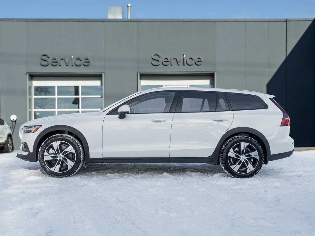 Volvo V60 Cross Country B5 AWD PLUS  ISD 5th Aug 2025  CPO RATE FROM 3.49% 2025-2