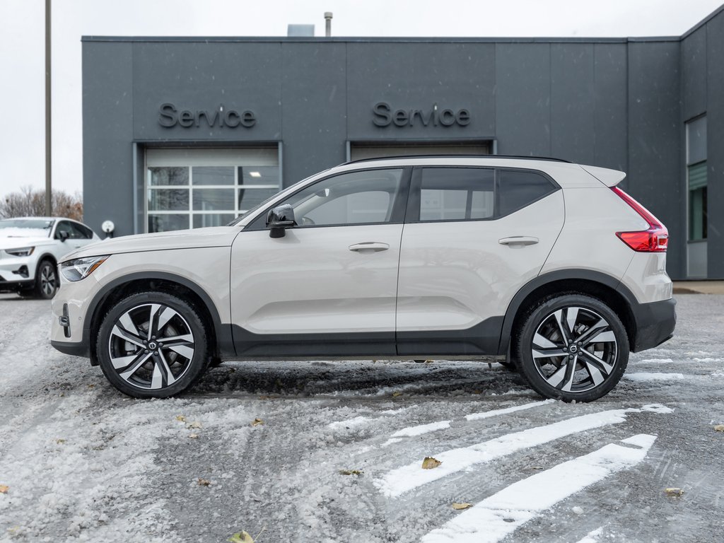 2025 Volvo XC40 B5 AWD Plus Dark Theme  20 ALLOY WHEEL  VOLVO CPO-2