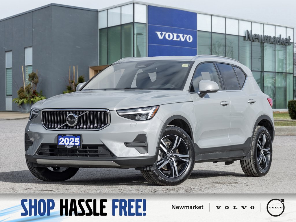 2025 Volvo XC40 B5 AWD Core Bright Theme  LIKE NEW  VOLVO CPO-0